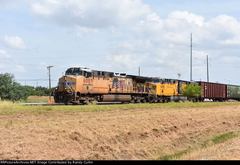 UP 6007 North getting onto the Brownsville Sub